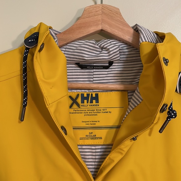 Helly Hansen Yellow Raincoat - Picture 2 of 10